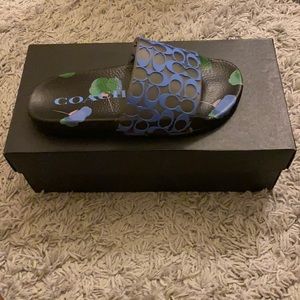 Women Coach Slides Size 5
